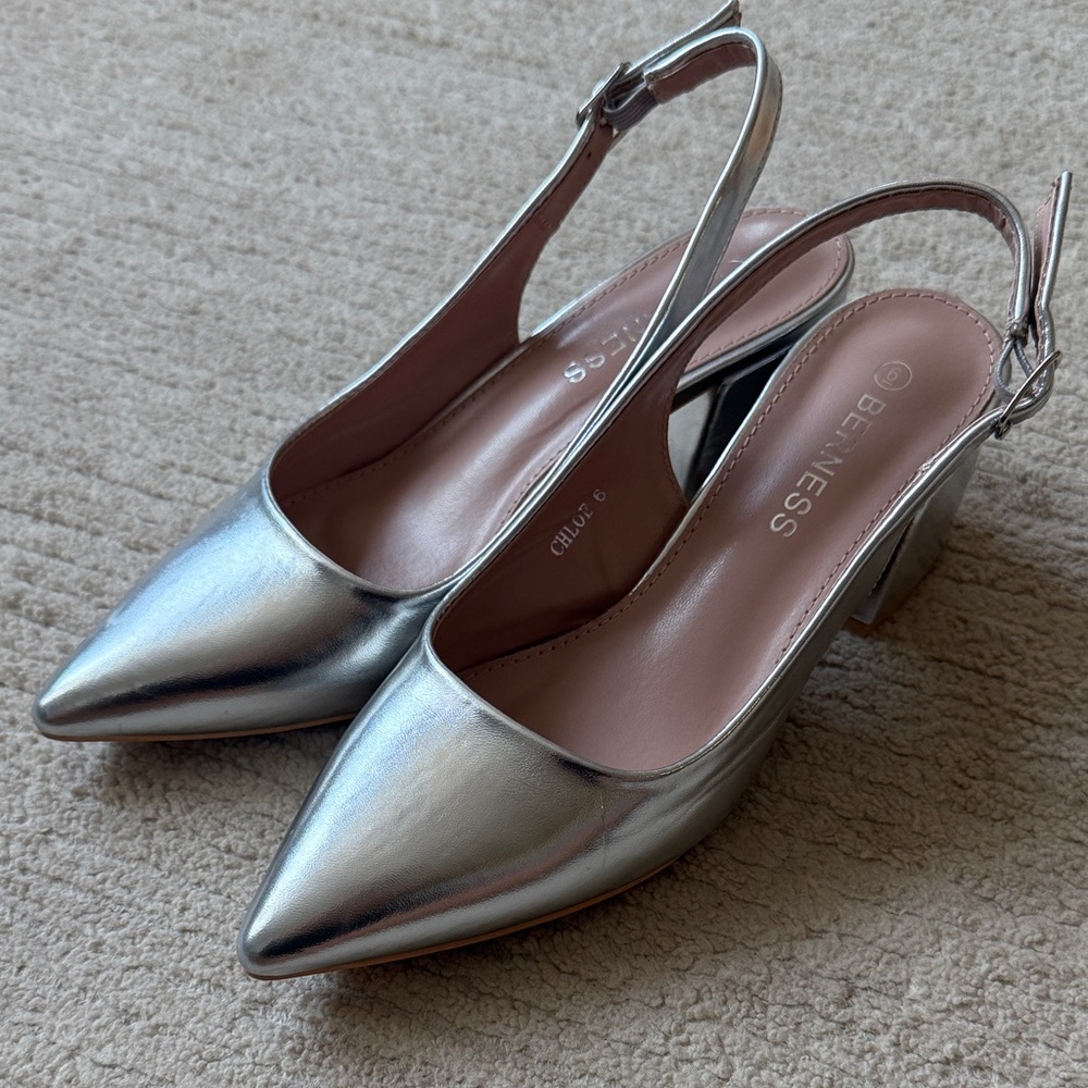 Berness Silver Pointed Toe Slingback Heels – CHLOE G, Size 6